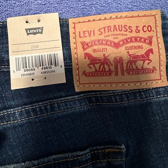 NWT, Levi Strauss & Co Women’s Sz 26W Dark Wash Denim Distressed Boyfriend Jean - Picture 7 of 11